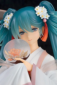 GOOD SMILE COMPANY (GSC) Character Vocal Series 01 Hatsune Miku Harvest Moon Ver. 1/8 PVC Figure