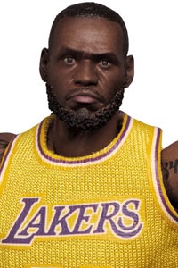 MedicomToy MAFEX No.127 LeBron James (Los Angeles Lakers) Action Figure