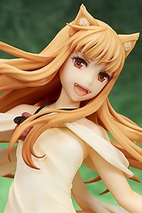 ques Q Spice and Wolf Holo 1/7 PVC Figure