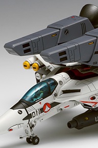 WAVE Super Dimension Fortress Macross VF-1S/A Super Valkyrie [Fighter] 1/100 Plastic Kit