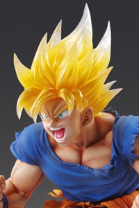 MEDICOS ENTERTAINMENT Super Figure Art Collection Dragon Ball Kai Super Saiyan Son Goku Ver.2 PVC Figure