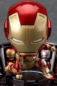 GOOD SMILE COMPANY (GSC) Iron Man 3 Nendoroid Iron Man Mark 42 Heroes Edition + Hall of Armor Set