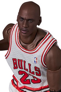 MedicomToy MAFEX No.255 Michael Jordan (Chicago Bulls HOME) Action Figure